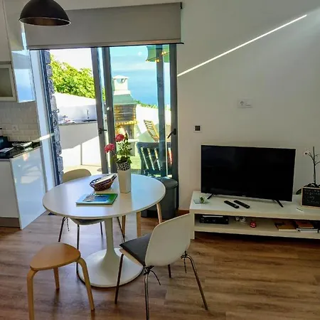 Refugio De Pedra Hébergement de vacances Fajã da Ovelha