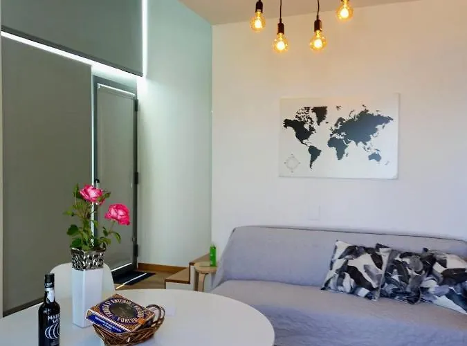 Refúgio De Pedra * Fajã da Ovelha